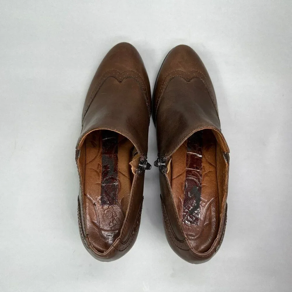 Born Women's Size 7.5 Chakri Brown Leather Wingtip Ankle Booties‎